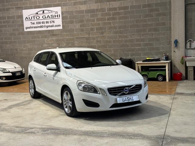 VOLVO V60 D4 AWD Geartronic Kinetic