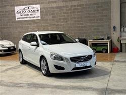 VOLVO V60 D4 AWD Geartronic Kinetic