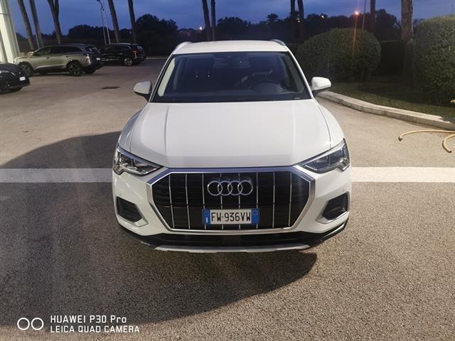 AUDI Q3 35 2.0 TDI Business S tronic