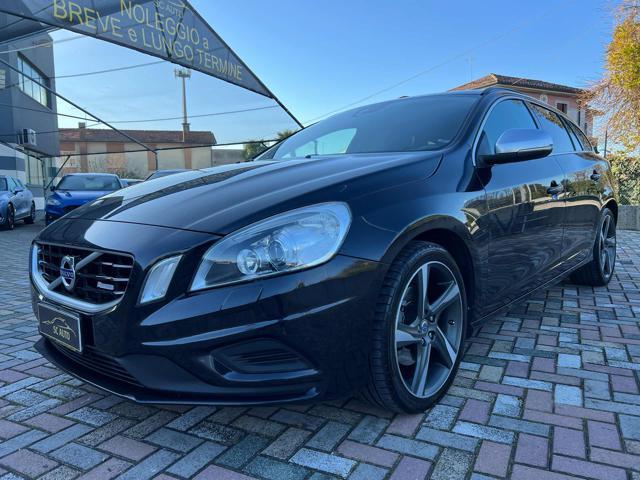 VOLVO V60 (2010) D3 R-design