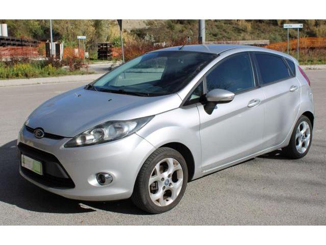 FORD FIESTA 1.4 TDCi 70CV 5 porte Titanium