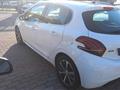 PEUGEOT 208 (2012) PureTech cambio automatico