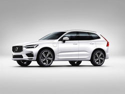 VOLVO XC60 2.0 B4 MOMENTUM PRO AWD AUTO