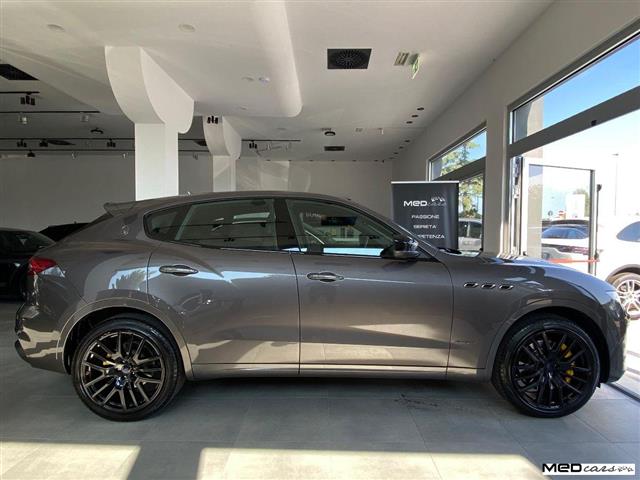 MASERATI Levante V6 350 CV AWD Gransport