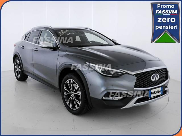 INFINITI Q30 2.0 turbo DCT AWD Luxe Tech