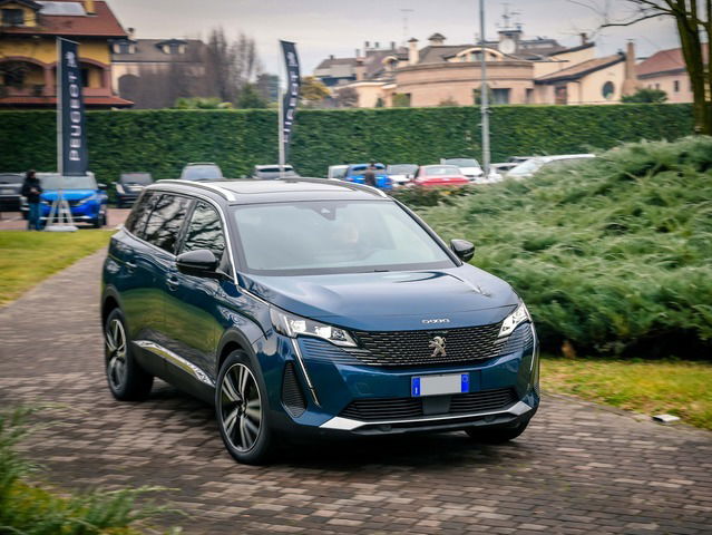 PEUGEOT 5008 PureTech Turbo 130 S&S EAT8 GT