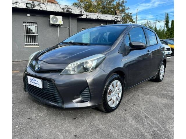 TOYOTA Yaris 1.5h Lounge 5p