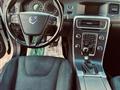 VOLVO V60 (2010) D3 Geartronic Summum