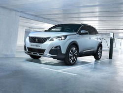 PEUGEOT 3008 PHEV 1.6 HYBRID4 GT 300CV E-EAT8