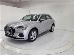 AUDI Q3 40 TDI quattro S tronic Business Advanced