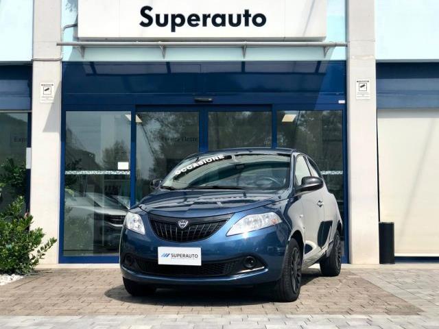 LANCIA YPSILON 1.0 FireFly 5p. S&S Hybrid Silver *NEOPATENTATI*