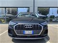 AUDI Q3 35 TDI Business Advanced