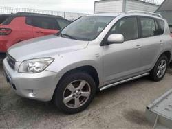 TOYOTA RAV4 2,2 td