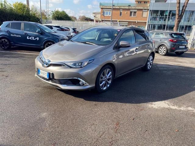 TOYOTA AURIS 1.8 Hybrid Lounge