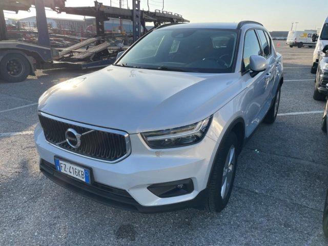 VOLVO XC40 D3 AWD Business *Navi,Sensori,LED*