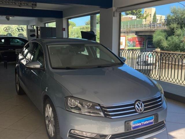 VOLKSWAGEN PASSAT 2.0 TDI Highline BlueM. Tech.