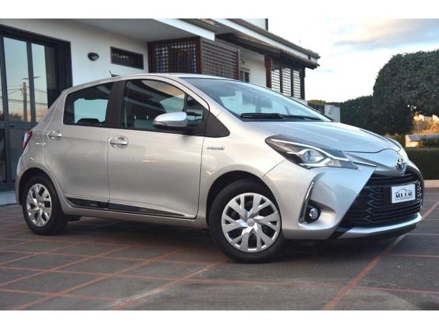 TOYOTA Yaris 1.5 Hybrid 5p. Business