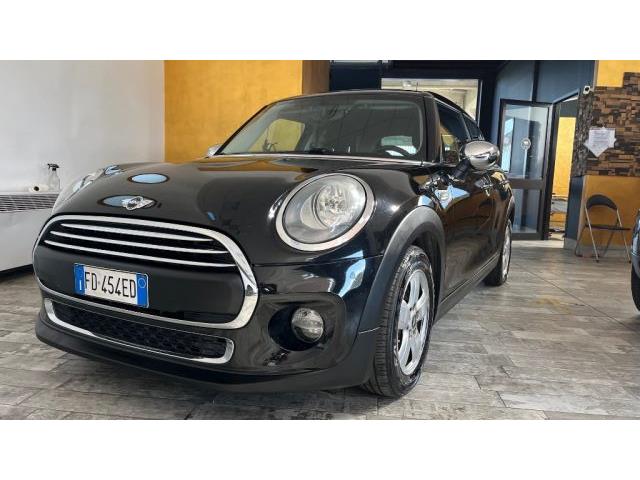 MINI MINI 5 PORTE 1.5 Cooper D 5 porte si neopatentati