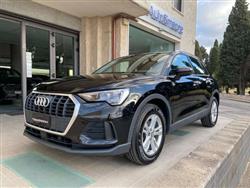 AUDI Q3 35 2.0 TDI S tronic Business COCKPIT