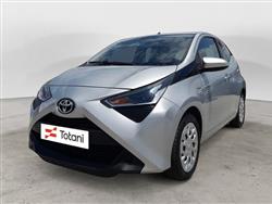 TOYOTA AYGO 1.0 x-play 72cv