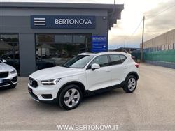 VOLVO XC40 D4 AWD Geartronic Momentum