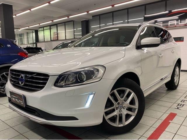 VOLVO XC60 N1 2.4 D4 Momentum awd geartr. E6 XC60 D4 AWD Business Plus