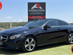 MERCEDES CLASSE E COUPE d Auto Sport (Navi/Retro/Led/Pelle)