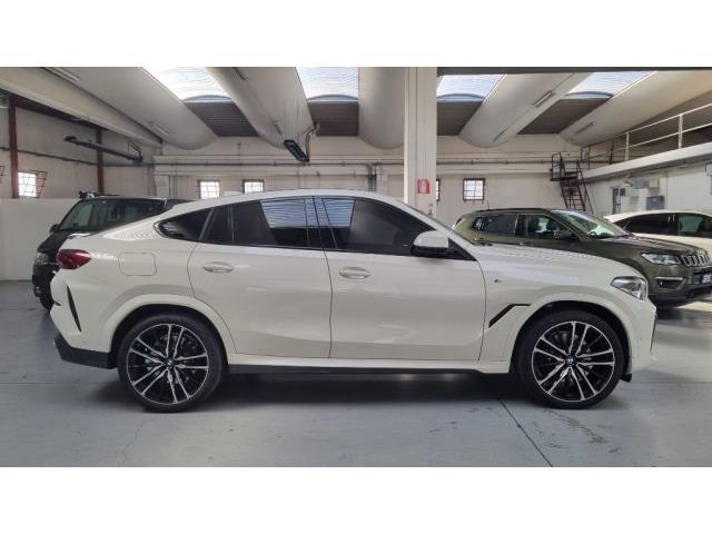 BMW X6 xDrive30d 48V Msport CERCHI 22"-TETTO-KM 40.000!!!