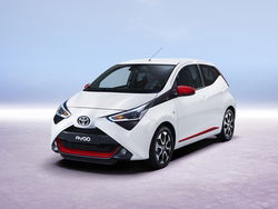 TOYOTA AYGO Connect 1.0 VVT-i 72 CV 5 porte x-play