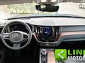 VOLVO XC60 B4 (d) AWD mhev automatico Ultimate Dark