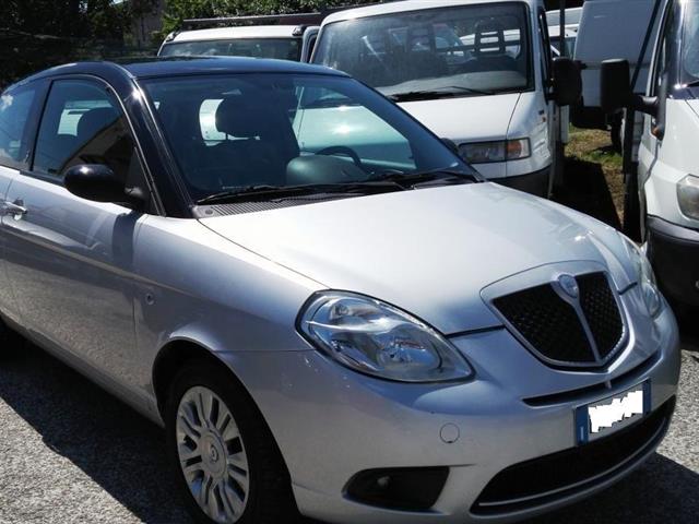 LANCIA Ypsilon 1.4 16V Sport MomoDesign