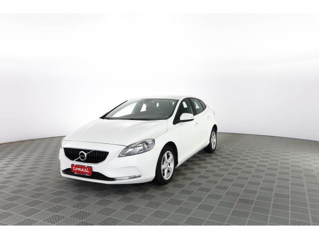 VOLVO V40 D2