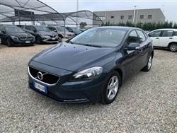 VOLVO V40 D2