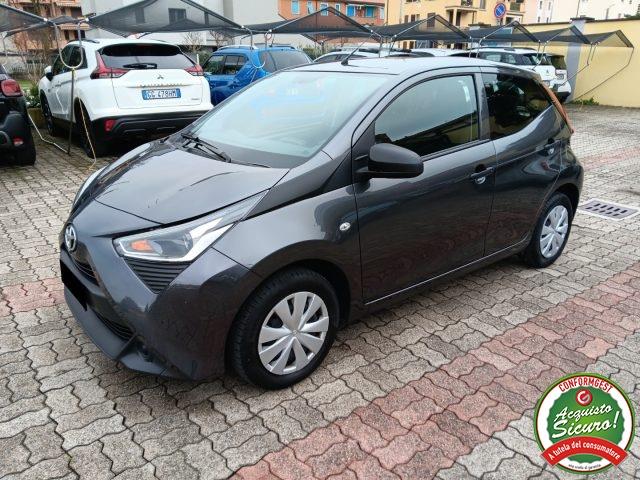 TOYOTA AYGO Connect 1.0 VVT-i 72 CV 5 porte x-play