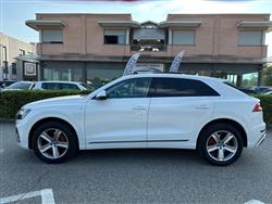 AUDI Q8 55 TFSI quattro tiptronic