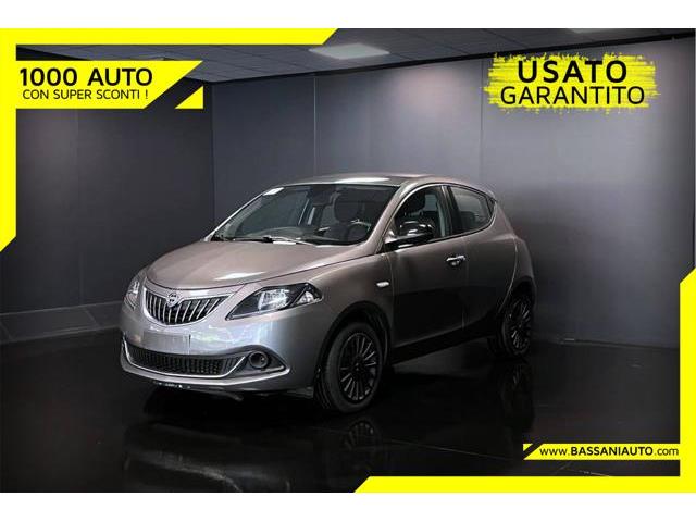 LANCIA YPSILON 1.0 FireFly 5 porte S&S Hybrid Ecochic Silver