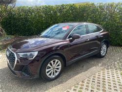 AUDI Q3 40 TFSI quattro S tronic Business