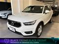 VOLVO XC40 T2 Momentum Pro