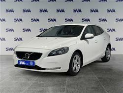 VOLVO V40 D2