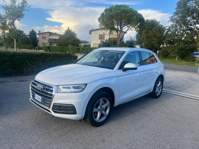 AUDI Q5 40 TDI quattro S tronic Business Sport