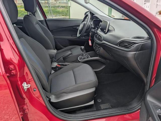 FIAT TIPO 1.4 5 porte Easy con CarPlay e Retrocamera