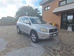 TOYOTA RAV4 2.2 D-4D 136 CV Luxury