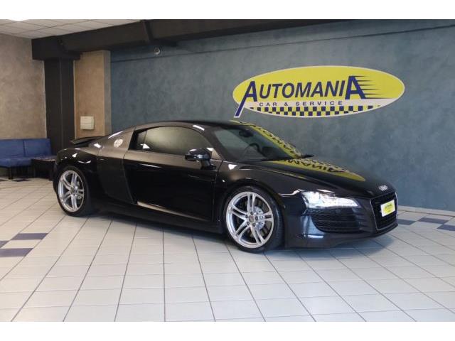 AUDI R8 4.2 V8 FSI quattro R tronic