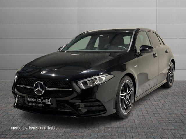 MERCEDES CLASSE A d Auto Premium Night Edition Navi