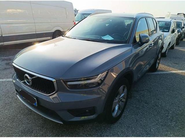 VOLVO XC40 B4 AWD Geartronic Momentum Pro