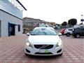 VOLVO V60 (2010) D3 Geartronic Summum