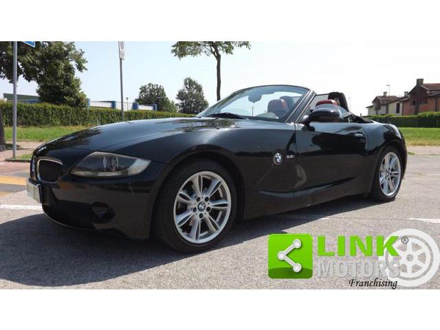 BMW Z4 ( E85 ) 2.2i roadster con interni in pelle rossa