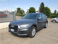 AUDI Q5 35 TDI quattro S tronic Business