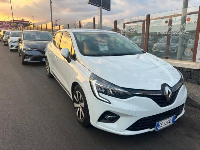 RENAULT Clio 1.6 E-Tech hybrid Initiale Paris 140cv auto