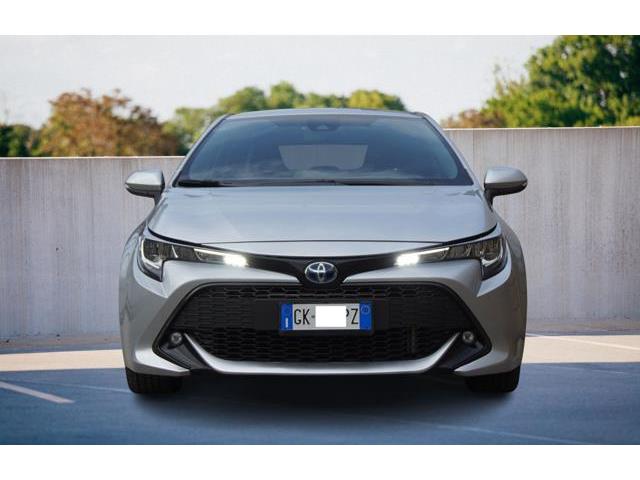 TOYOTA COROLLA 1.8 Hybrid Business